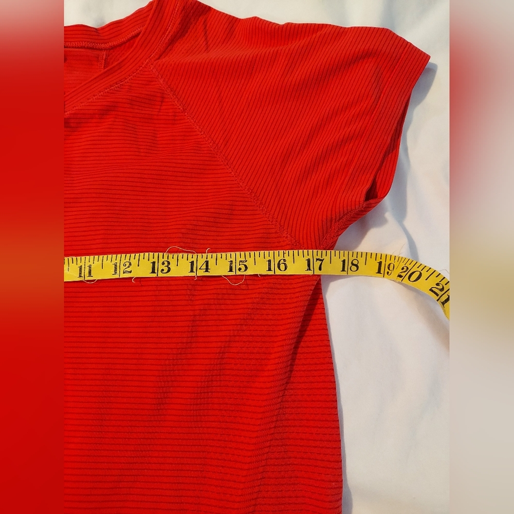 Athleta Momentum Short Sleeve Shirt - Bright Red - L - Picture 4 of 7